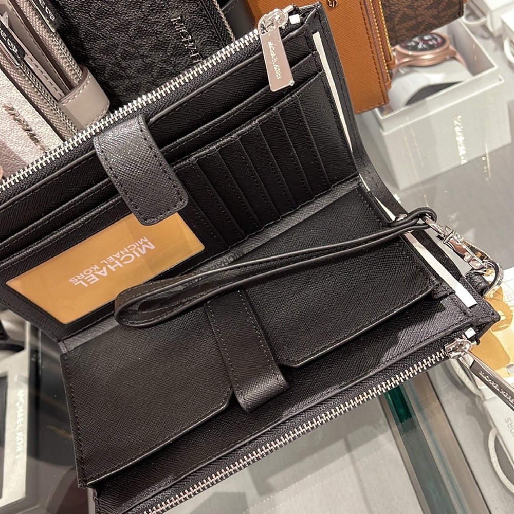 MICHAEL KORS LARGE DOUBLE ZIP WRISTLET WALLET PHONE CASE CLUTCH 
Black - Picture 10 of 16